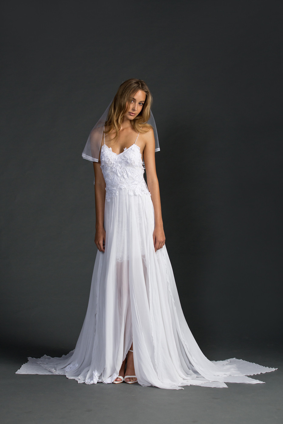 Spaghetti Strap Backless Wedding Dress
 INM 159 Hot Spaghetti Strap Appliques Chiffon y