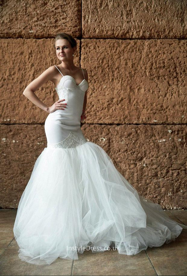 Spaghetti Strap Tulle Wedding Dress
 Fit and Flare White y Spaghetti Strap Sleeveless