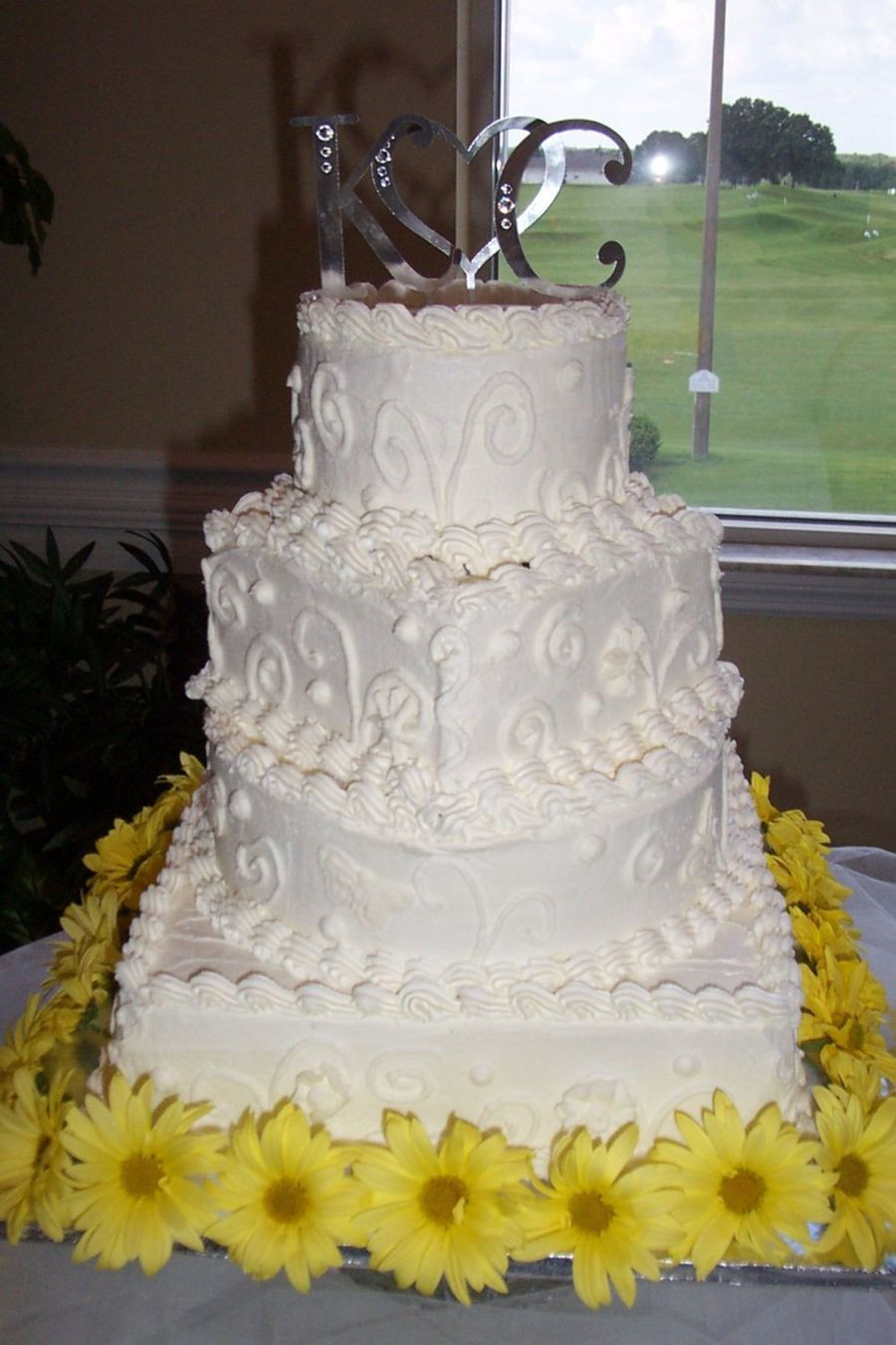 Square And Round Wedding Cakes
 Square And Round Tiered White Wedding Cake CakeCentral