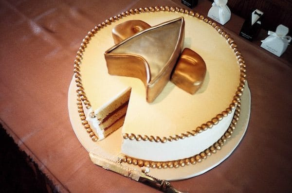 Star Trek Wedding Cakes
 25 Gorgeous Yet Geeky Wedding Cakes For Your Special Day