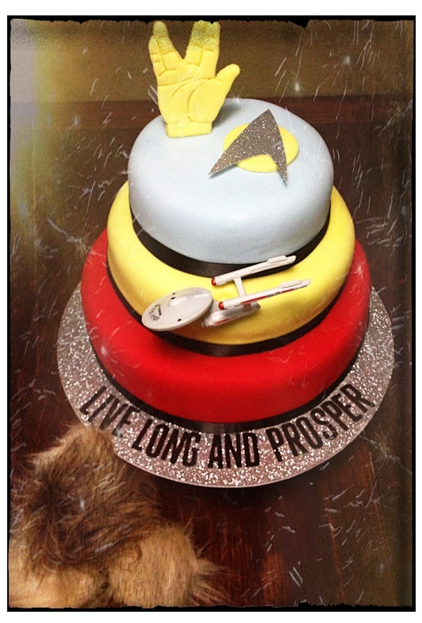 Star Trek Wedding Cakes
 17 Best images about Star Trek Party on Pinterest