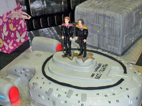 Star Trek Wedding Cakes
 Star Trek Voyager and Borg Cube Wedding Cakes [pics