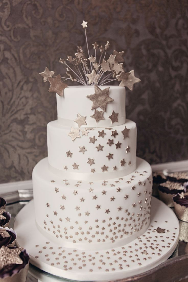 Star Wedding Cakes
 35 Inspirational Ideas To Make A Stunning Starry Night