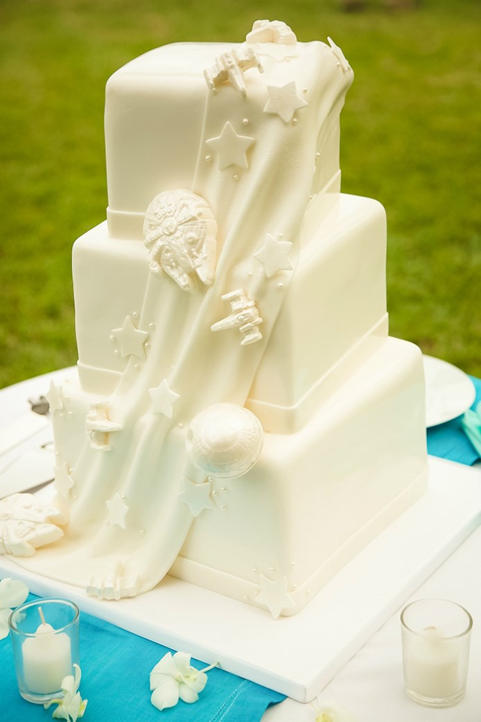 Stars Wedding Cakes
 Star Wars Wedding Cake Here s An Epic Star Wars Wedding Cake