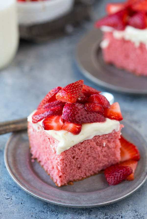 Strawberry Summer Cake
 31 Easy Strawberry Dessert Recipes Best Ideas for Summer
