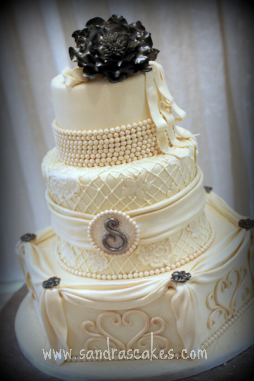 Stunning Wedding Cakes
 Stunning Vintage Wedding Cake