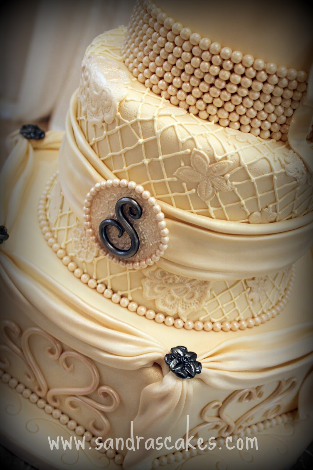 Stunning Wedding Cakes
 Stunning Vintage Wedding Cake
