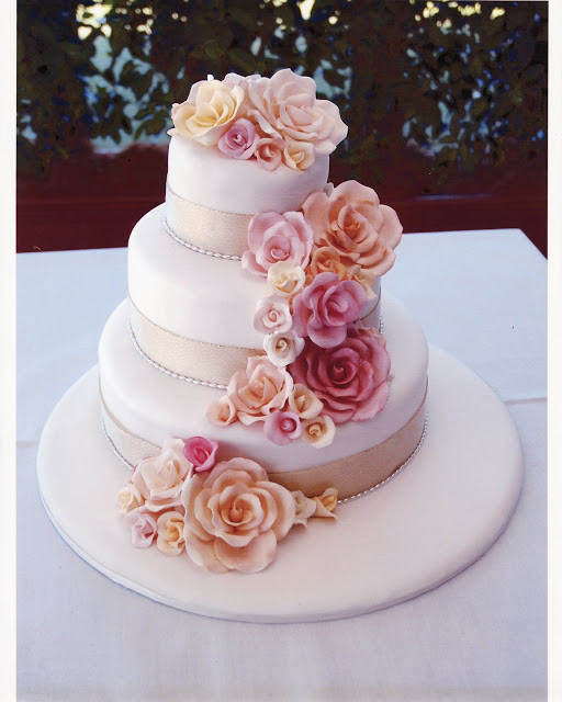 Sugarcraft Flowers For Wedding Cakes
 Wedding Cake Enchantress Cake Decoration Sugarcraft Roses