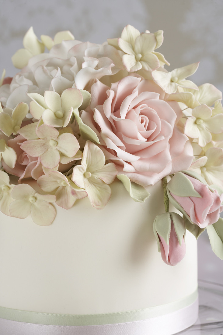 Sugarcraft Flowers For Wedding Cakes
 THE WEDDING BLOG DESIGNER PEGGY PORSCHEN CAKES