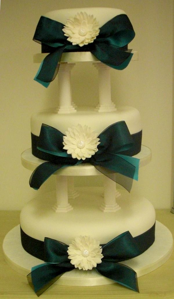 Sugarcraft Flowers For Wedding Cakes
 Wedding Cake on pillars with Ribbons and sugarcraft