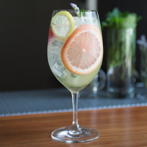 Summer Gin Drinks
 10 Easy Gin Drinks for a Hot Summer Day