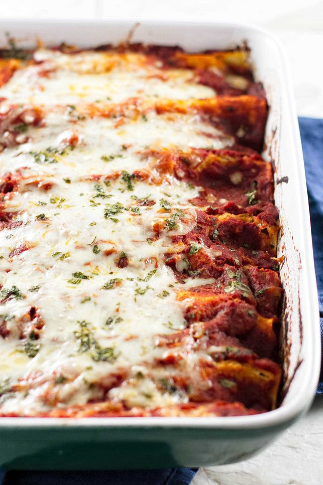 Summer Squash Enchiladas
 How to Make Eggplant and Summer Squash Enchiladas