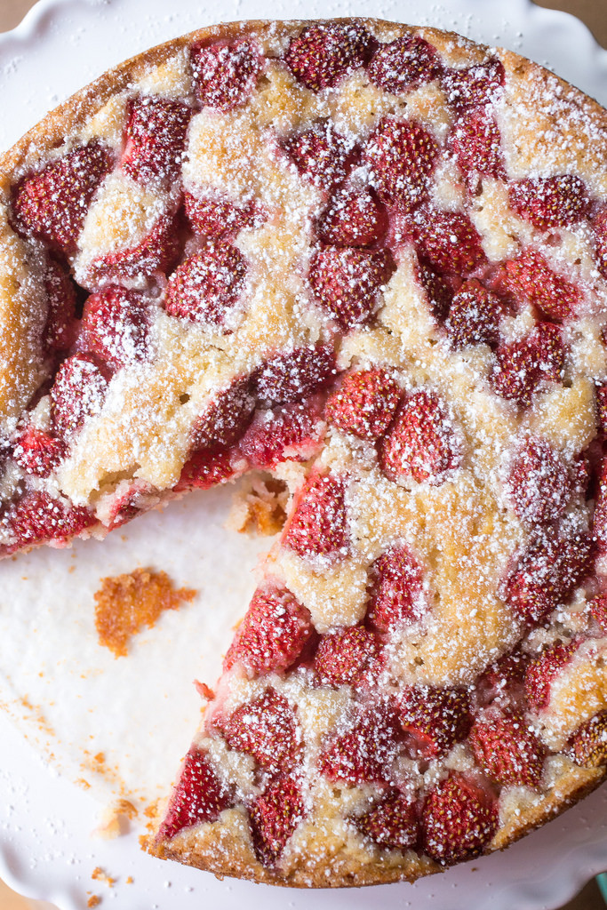 Summer Strawberry Cake
 Strawberry Summer Cake Smells Like Home