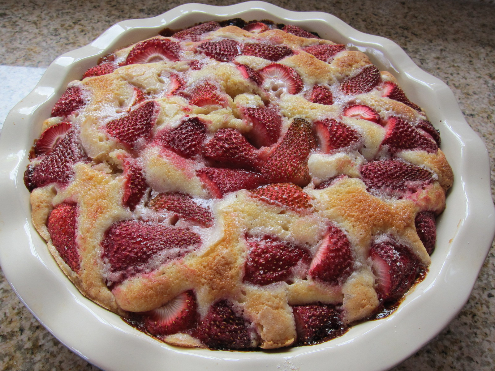 Summer Strawberry Cake
 Easy Strawberry Cake