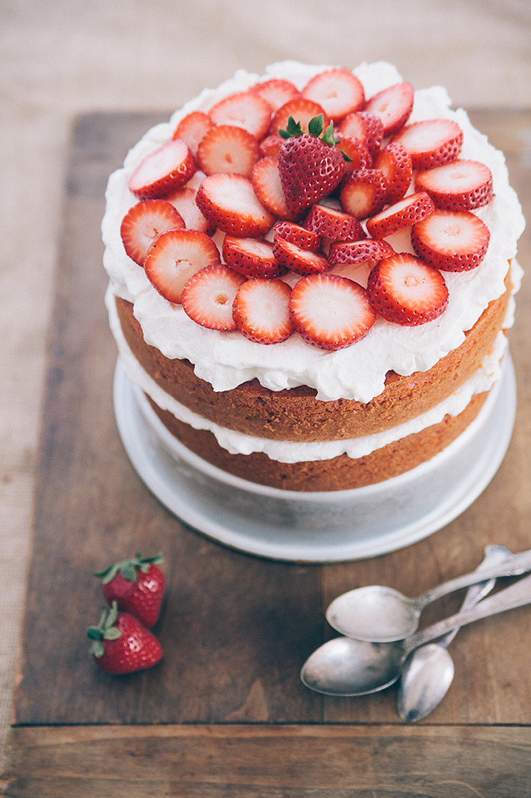 Summer Strawberry Cake
 Southern Strawberry Cake by Hannah Messinger – Jelanie