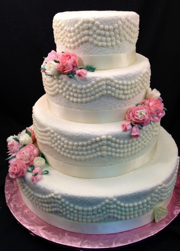 Summer Wedding Cakes
 Heat Is A Non Factor With These Summer Wedding Cake Tips