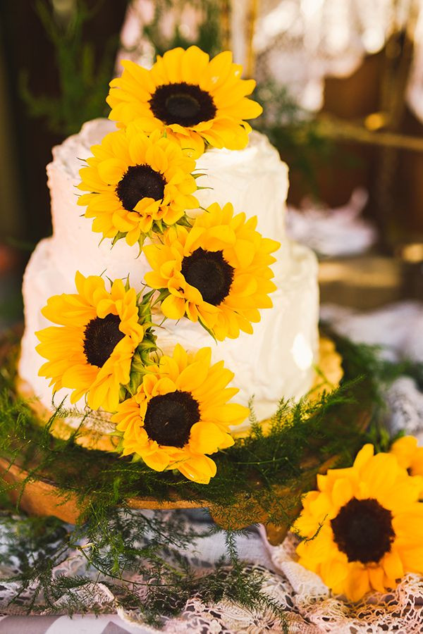 Sunflower Wedding Cakes
 70 Sunflower Wedding Ideas and Wedding Invitations