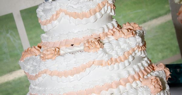Super Walmart Wedding Cakes
 3 tiered wedding cake from Super Walmart only $100