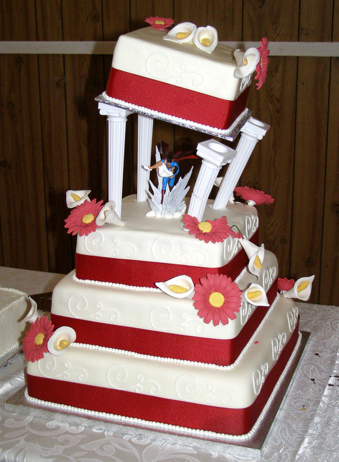Superman Wedding Cakes
 10 Creative Wedding Cakes To Inspire