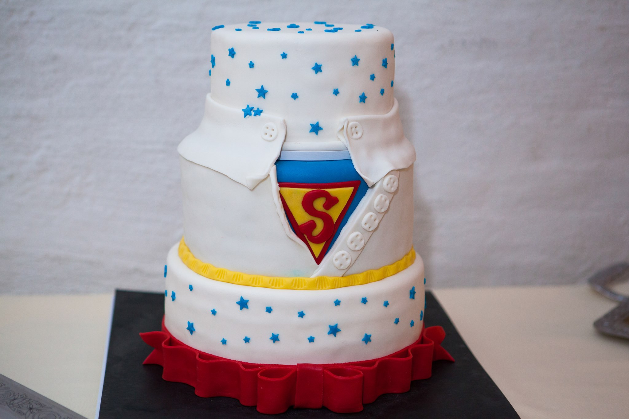 Superman Wedding Cakes
 Wedding ideas Superman vs Star Wars – Superhero Fashion