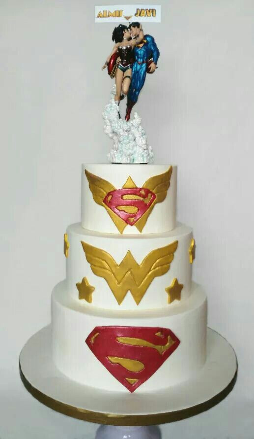 Superman Wedding Cakes
 Wonder Woman & Superman Wedding Cake