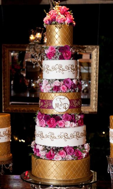 Tall Wedding Cakes
 5 tier tall wedding cake with 3 gold tiers and 2 white