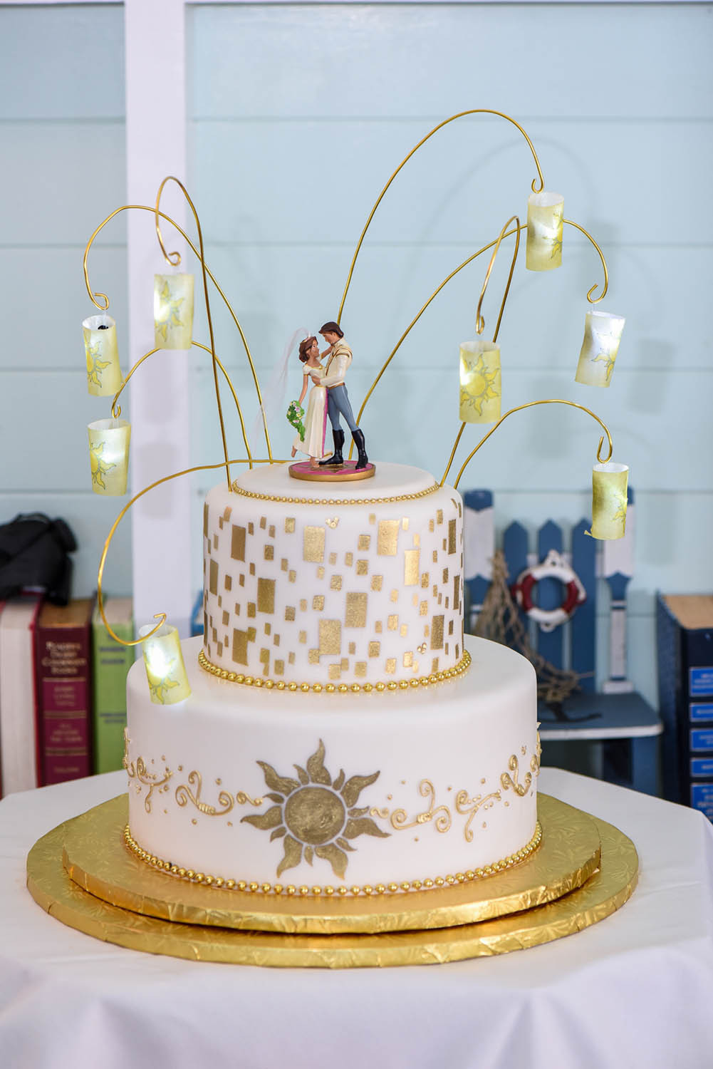 Tangled Wedding Cakes
 Wedding Cake Wednesday Tangled in Love