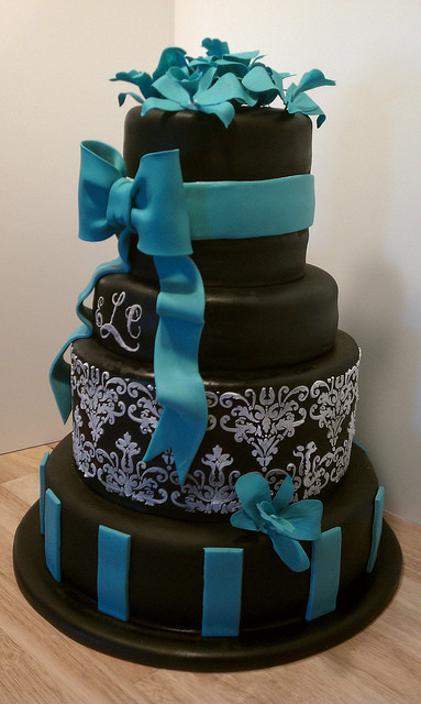 Teal And White Wedding Cake
 Black white and teal wedding cake