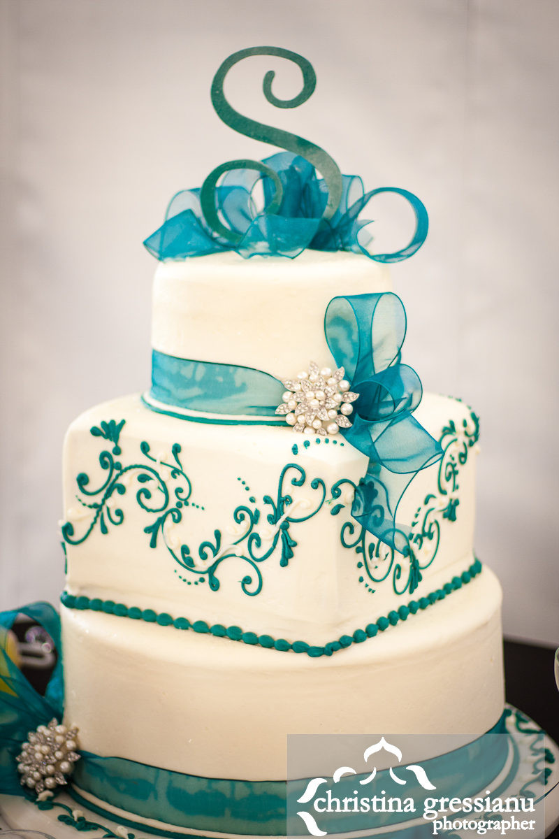 Teal And White Wedding Cake
 1000 images about Teal Wedding Inspirations on Pinterest