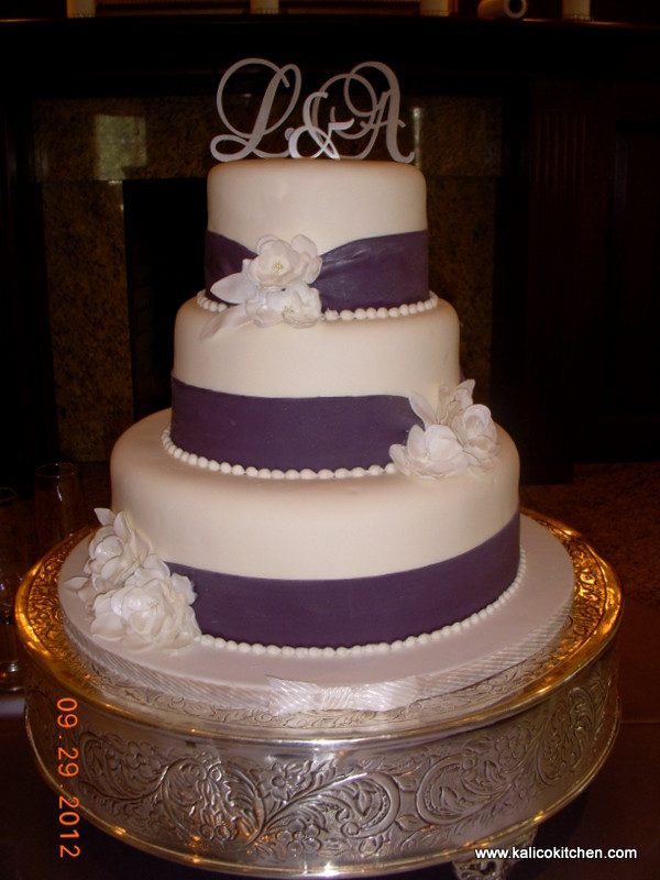 Three Tier Wedding Cakes
 Three tiered wedding cakes idea in 2017