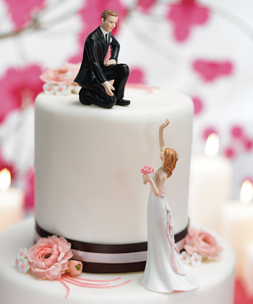 Tops Of Wedding Cakes
 Funny Wedding Cake Toppers