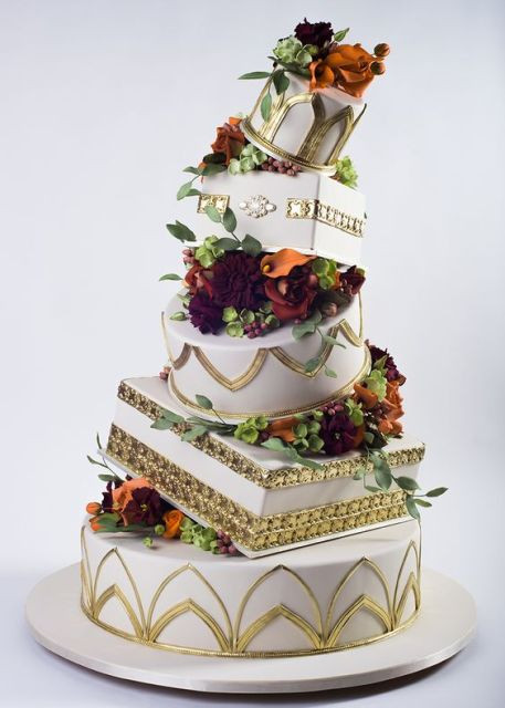 Topsy Turvy Wedding Cakes
 20 Creative Topsy Turvy Wedding Cake Ideas Weddingomania