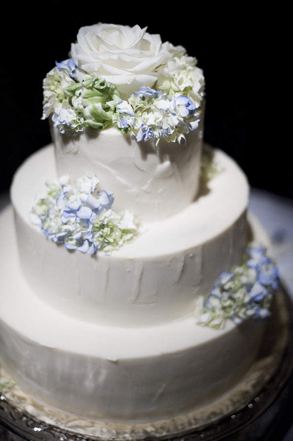 Traditional Wedding Cakes Pictures
 Simple Chic Wedding Cakes We Love