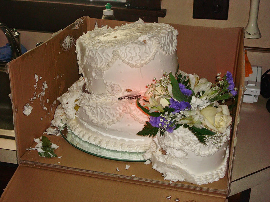 Transporting Wedding Cakes
 11 Wedding Cake Disasters