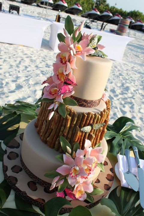 Tropical Wedding Cakes
 44 Beautiful Bold Tropical Wedding Cakes