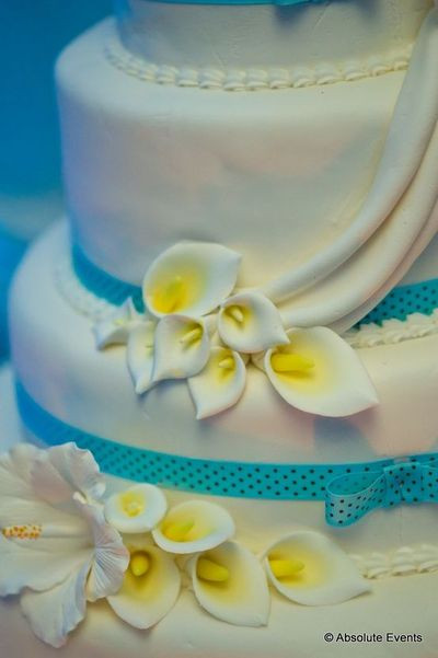 Turquoise And Yellow Wedding Cakes
 Wedding cake with yellow and turquoise theme Crystal