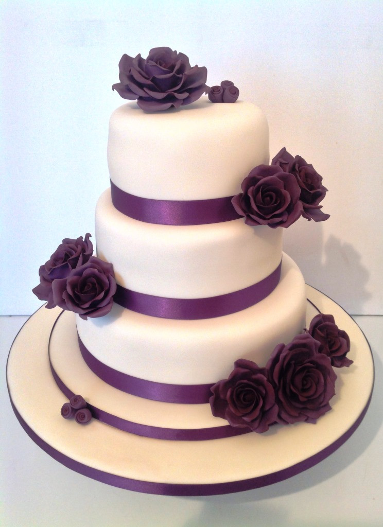 Types Of Wedding Cakes
 White wedding cakes and other types of hand made wedding cakes