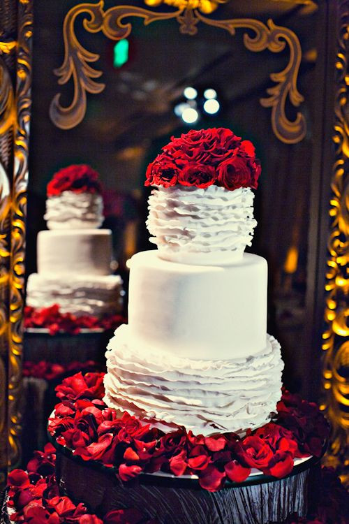 Valentine Day Wedding Cakes
 30 Adorable Valentine’s Day Wedding Cakes Weddingomania