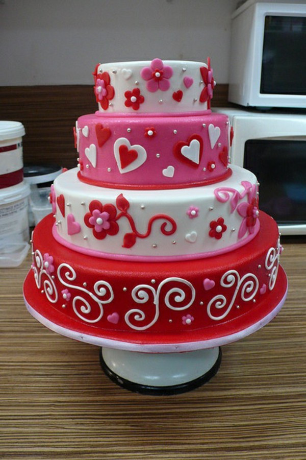 Valentine Wedding Cakes
 Valentine’s Day Cake And Cupcakes Themselves Make – Fresh