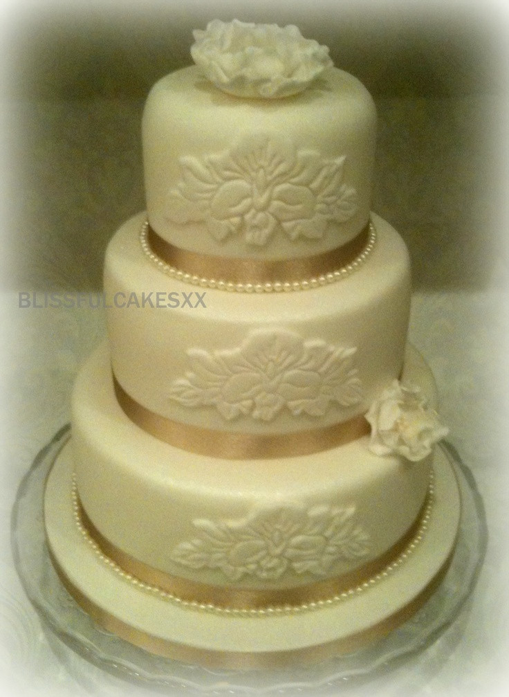 Vanilla Wedding Cakes
 Vanilla wedding cake idea in 2017