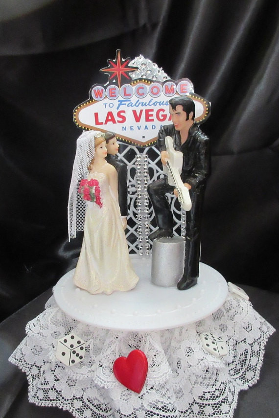 Vegas Wedding Cakes
 Las vegas wedding cake topper idea in 2017