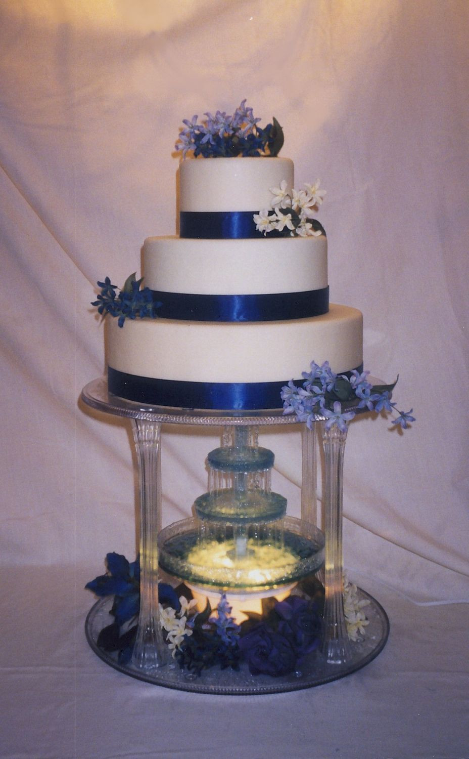Water Fountain Wedding Cakes
 wedding cakes with fountains Original Embed