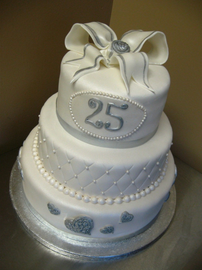 Wedding Anniversary Cakes Ideas
 Silver Wedding Anniversary Sweet Decoration Cake Idea