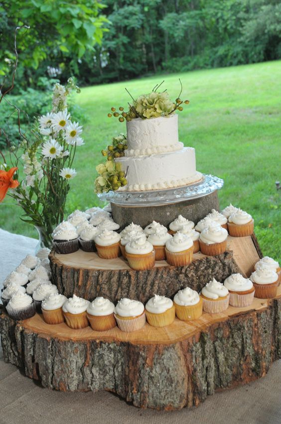 Wedding Cake And Cupcakes Stand
 25 Amazing Rustic Wedding Cupcakes & Stands