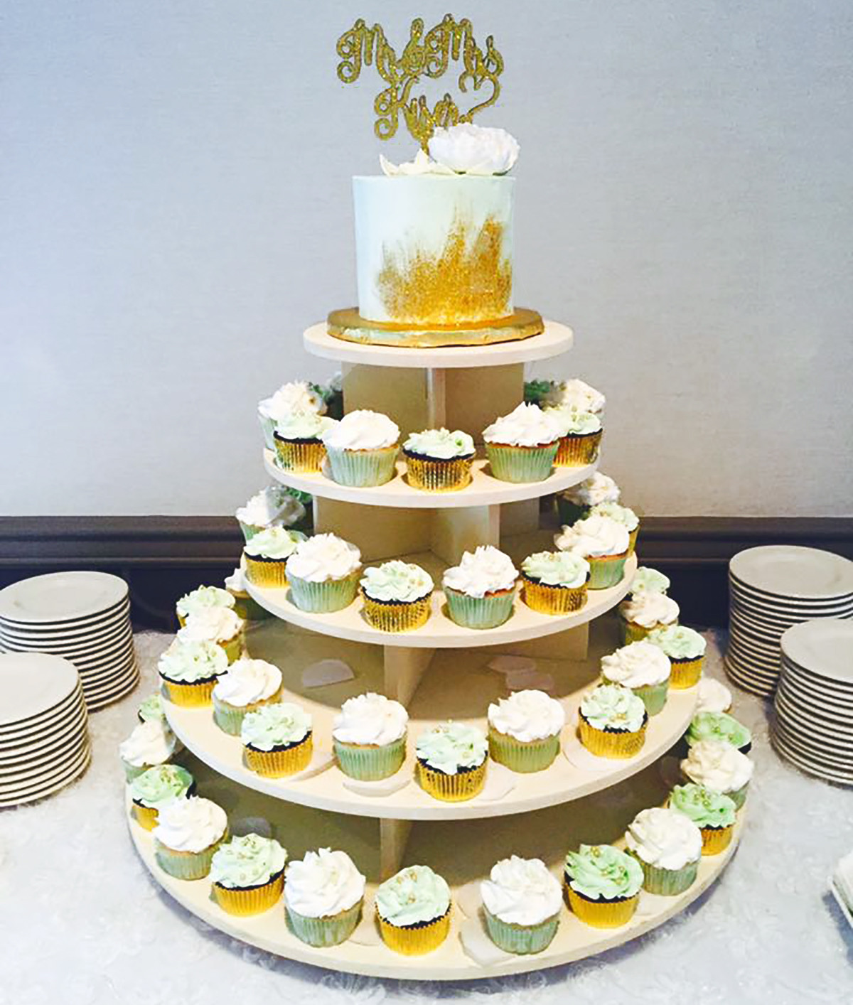 Wedding Cake And Cupcakes
 Wedding Cakes in Marietta Parkersburg & More Heavenly