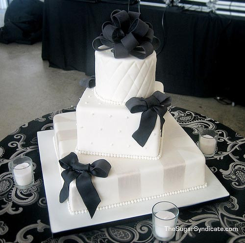 Wedding Cake Black And White
 Black and White Wedding Cakes Gallery