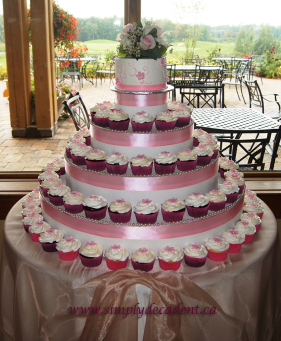 Wedding Cake Cupcakes With Buttercream Frosting
 Wedding Cupcakes Chocolate Vanilla Amp Red Velvet With