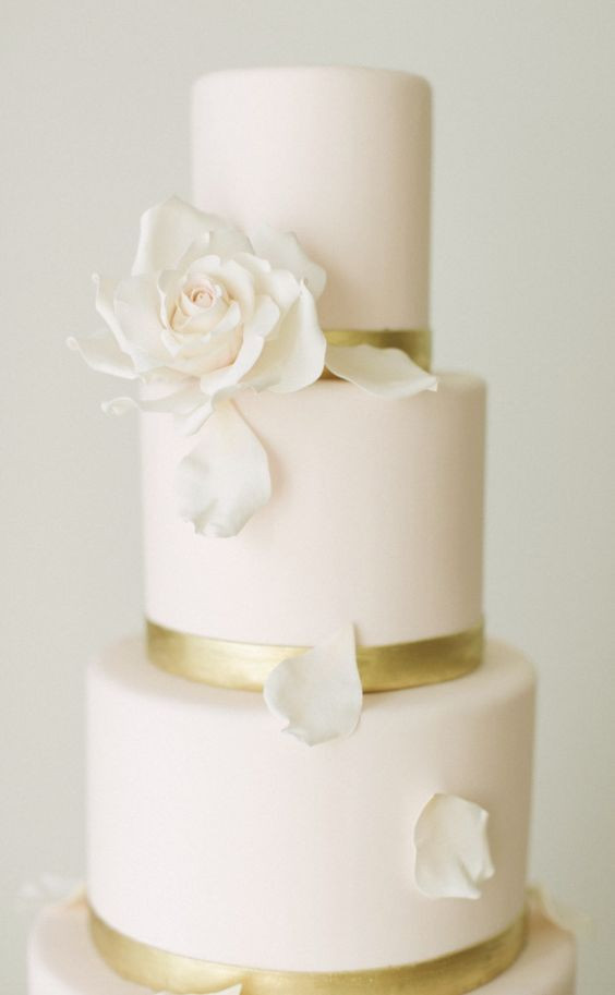 Wedding Cake Gold And White
 Best 25 White gold weddings ideas on Pinterest