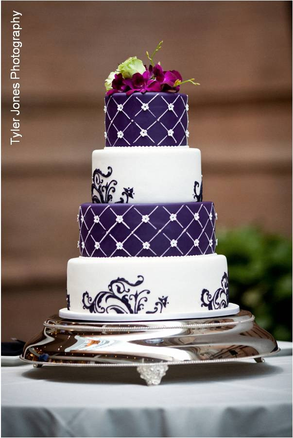 Wedding Cake Purple And White
 purple wedding cakes