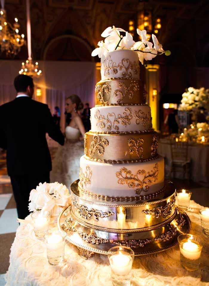 Wedding Cake White And Gold
 Gold Wedding Cake